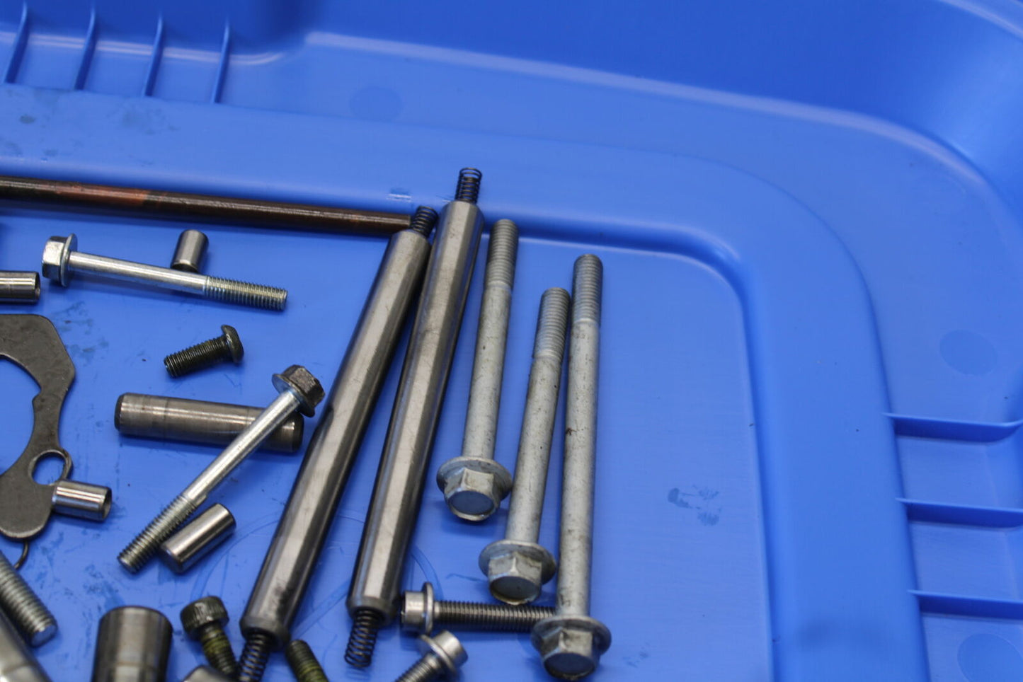 08-09 YAMAHA YZF R6S ENGINE MOUNTING BOLTS HARDWARE MOTOR SCREWS  BB690