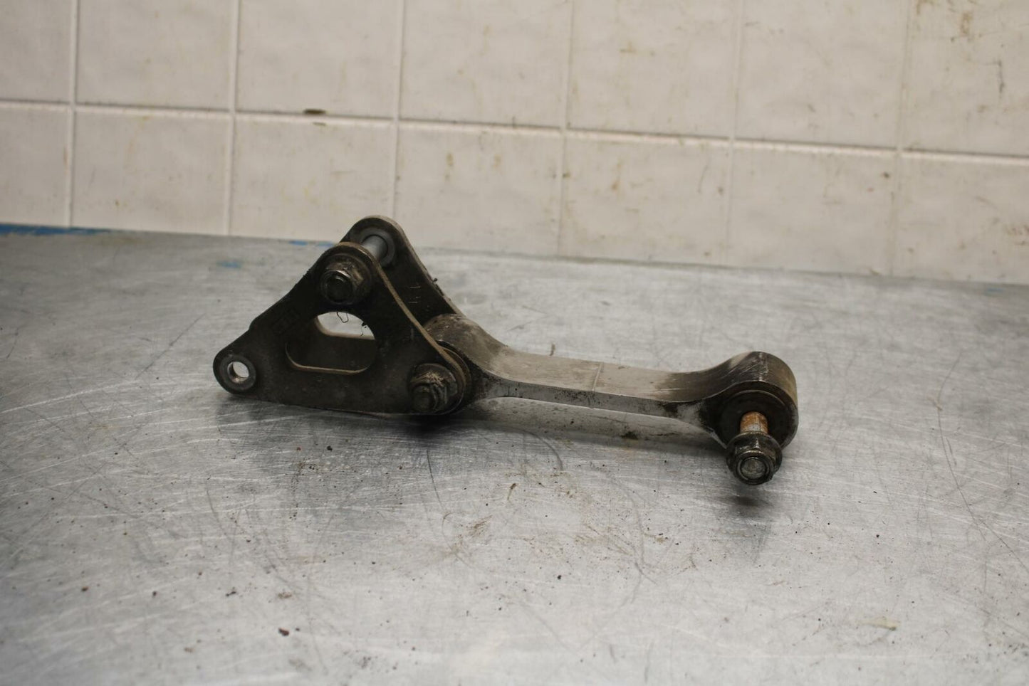 11-22 SUZUKI GSXR600 REAR DOGBONE SHOCK LINKAGE LINK BB422