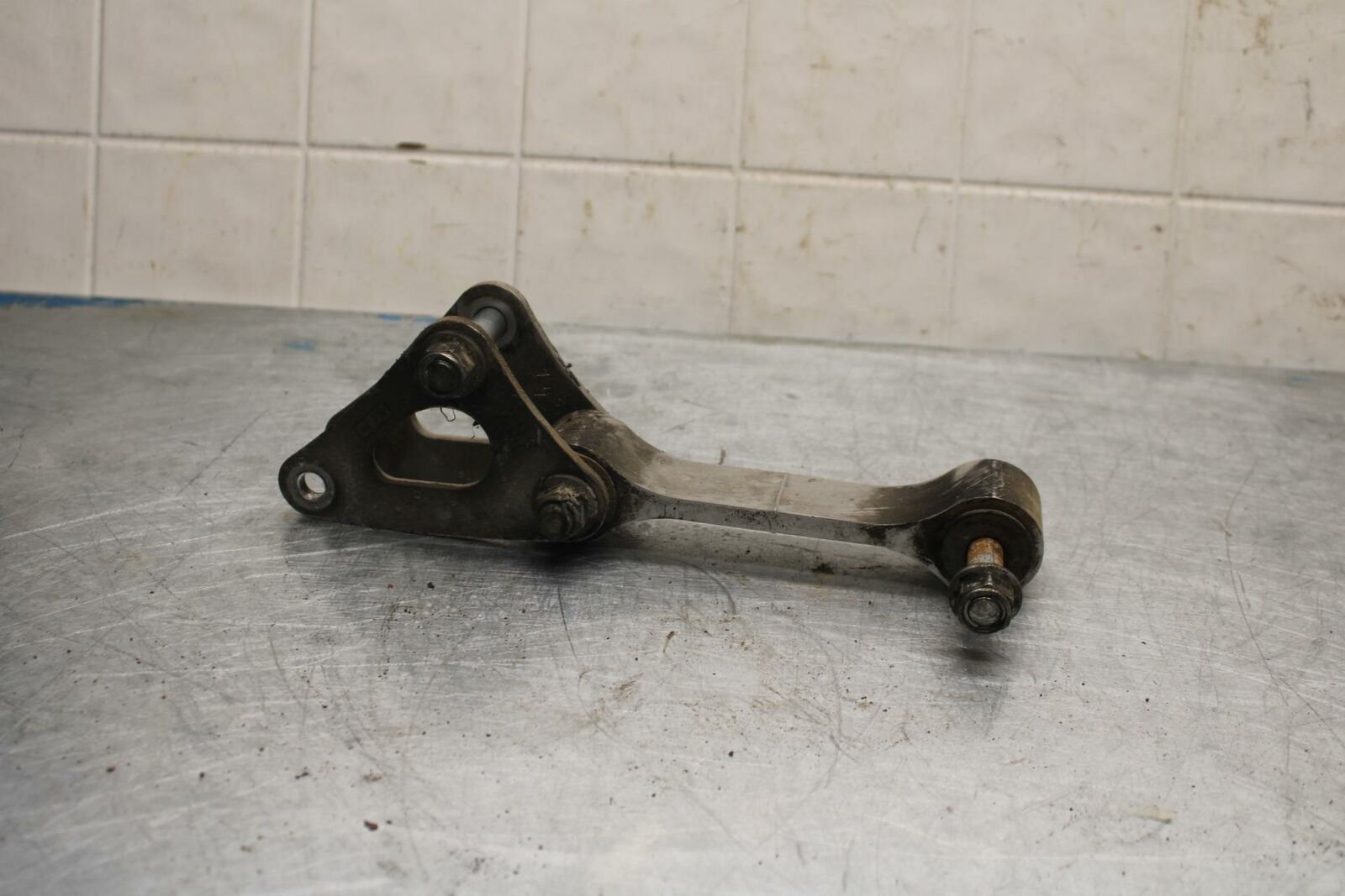 11-22 SUZUKI GSXR600 REAR DOGBONE SHOCK LINKAGE LINK BB422