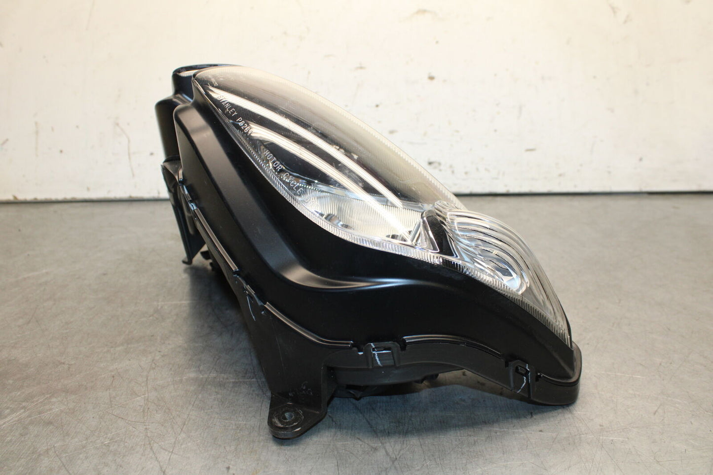11-12 KAWASAKI NINJA 400 EX400 C FRONT HEADLIGHT HEAD LIGHT LAMP BB358