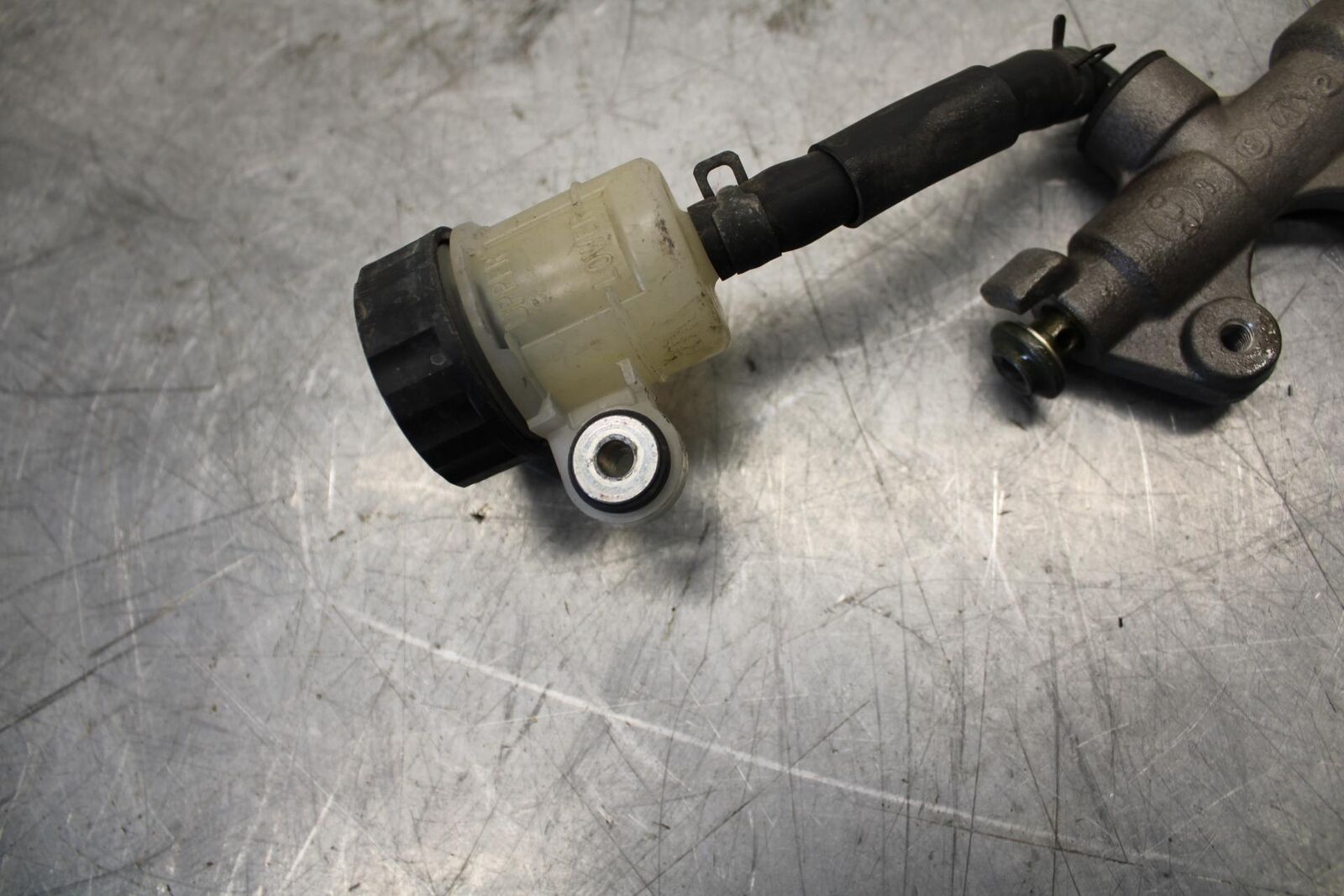 2008 Yamaha YZF R6 REAR  BRAKE MASTER CYLINDER W RESERVOIR 2C0-2583V-01-00 BB521