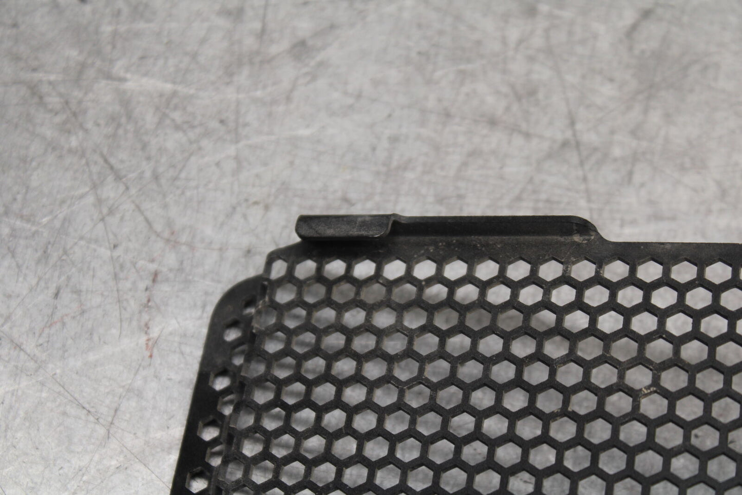 16 KAWASAKI NINJA ZX10R COOLANT RADIATOR GUARD GRILLE BB650