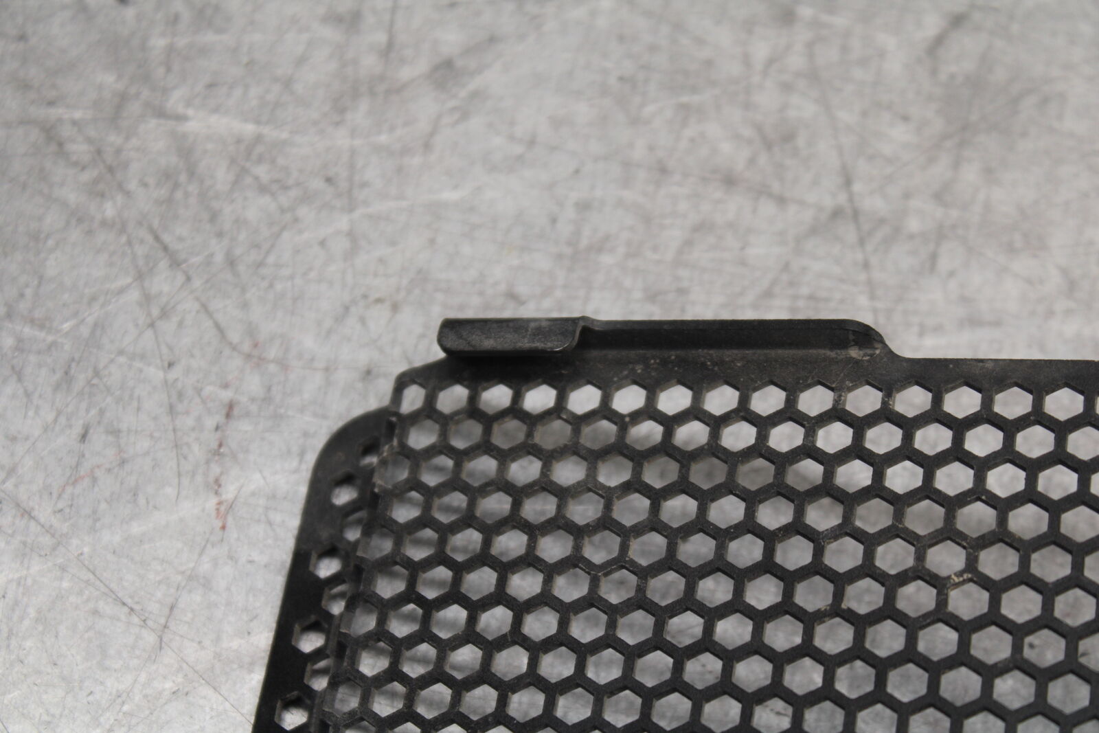 16 KAWASAKI NINJA ZX10R COOLANT RADIATOR GUARD GRILLE BB650