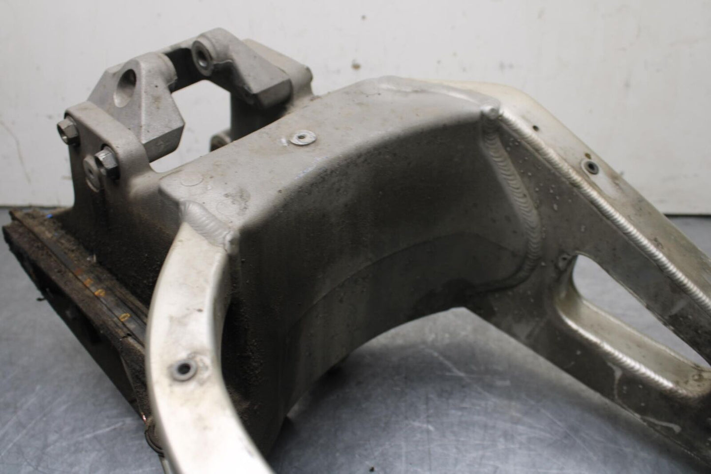 03-04 HONDA CBR600RR REAR SWINGARM BACK SUSPENSION SWING ARM  BB637