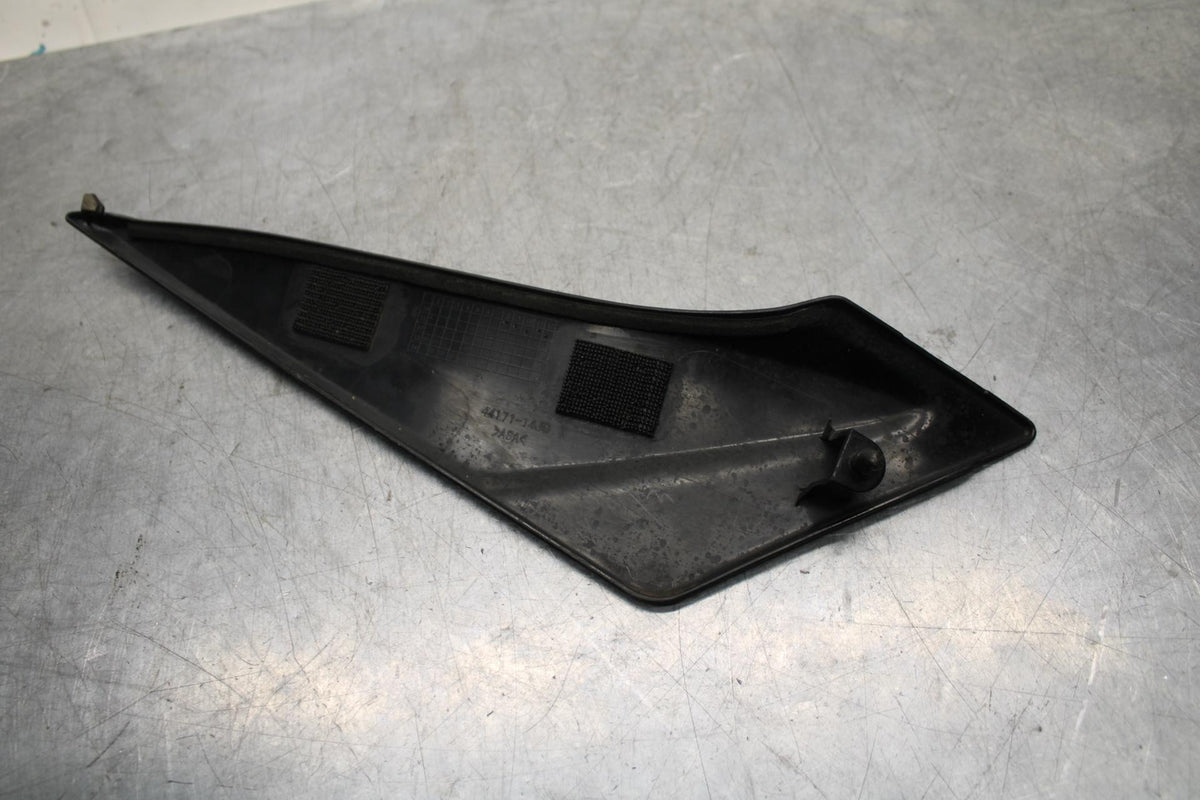 11-23 SUZUKI GSXR 600 RIGHT INNER FAIRING COWL PANEL TRIM OEM BB582
