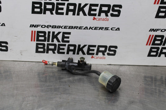 05 YAMAHA YZF R6 REAR BACK BRAKE MASTER CYLINDER W RESERVOIR BB858