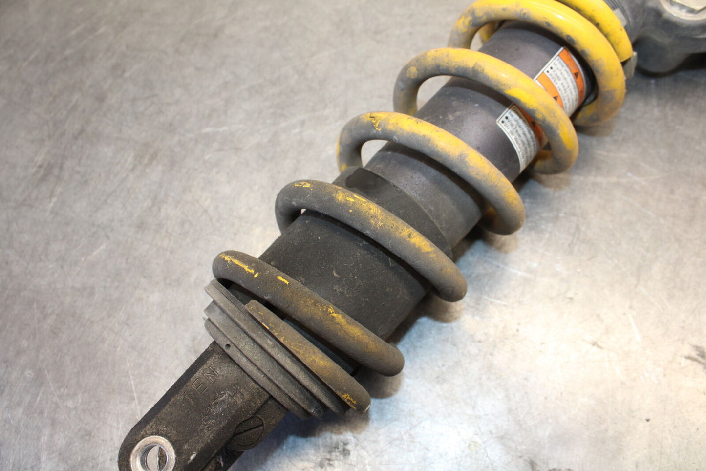 04 SUZUKI GSXR600 REAR BACK SHOCK ABSORBER SUSPENSION 62100-29G10-163  BB676