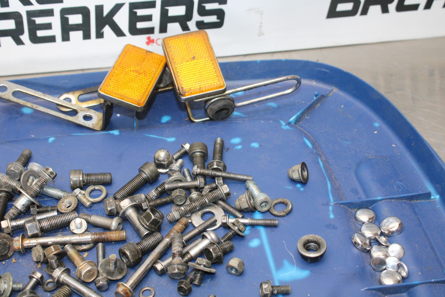 03-08 KAWASAKI VULCAN 1600 MOUNTING BOLTS HARDWARE MOTOR SCREWS BB196