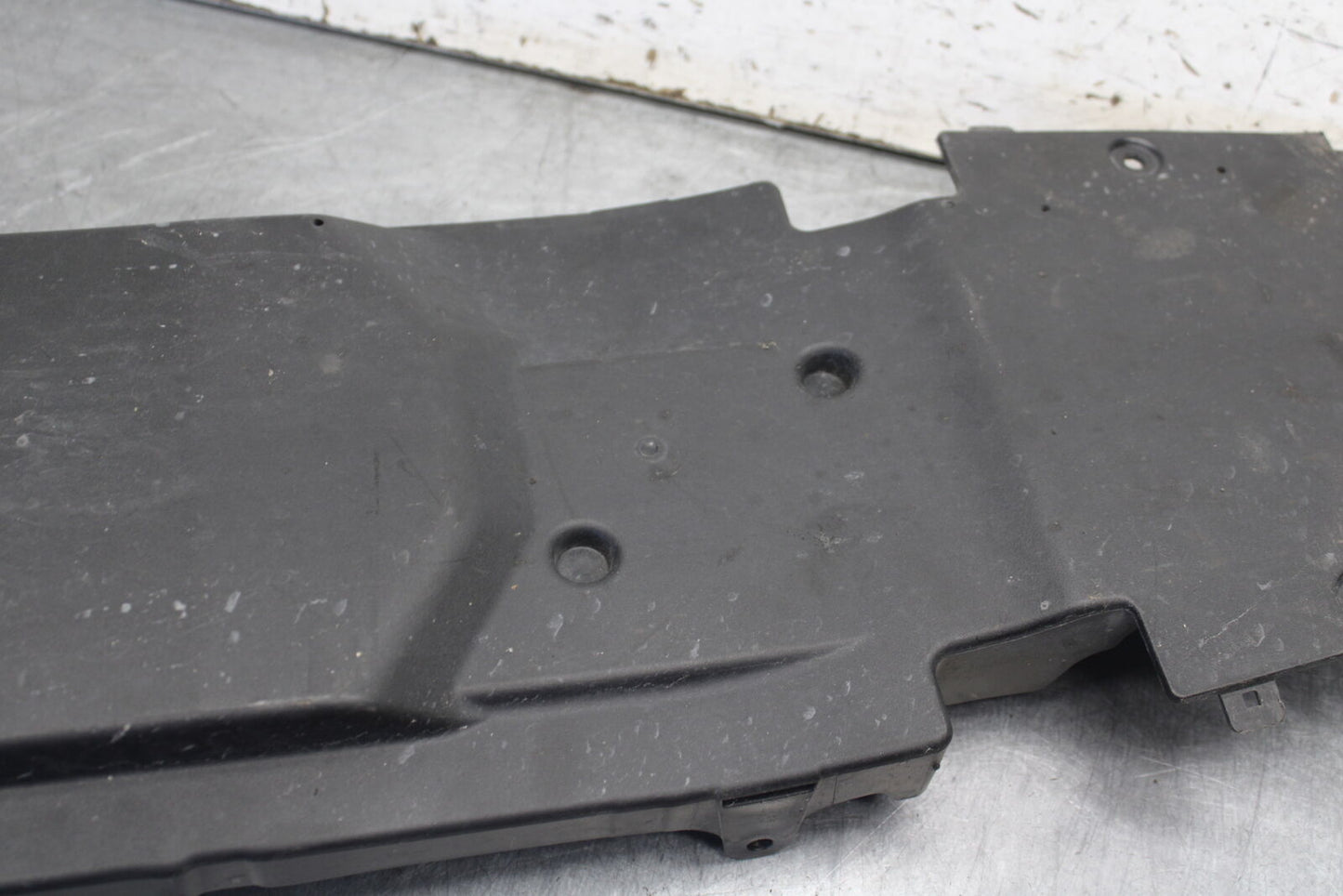 09-12 KAWASAKI NINJA ZX6R REAR BACK TAIL UNDERTAIL BATTERY TRAY PLASTIC BB698