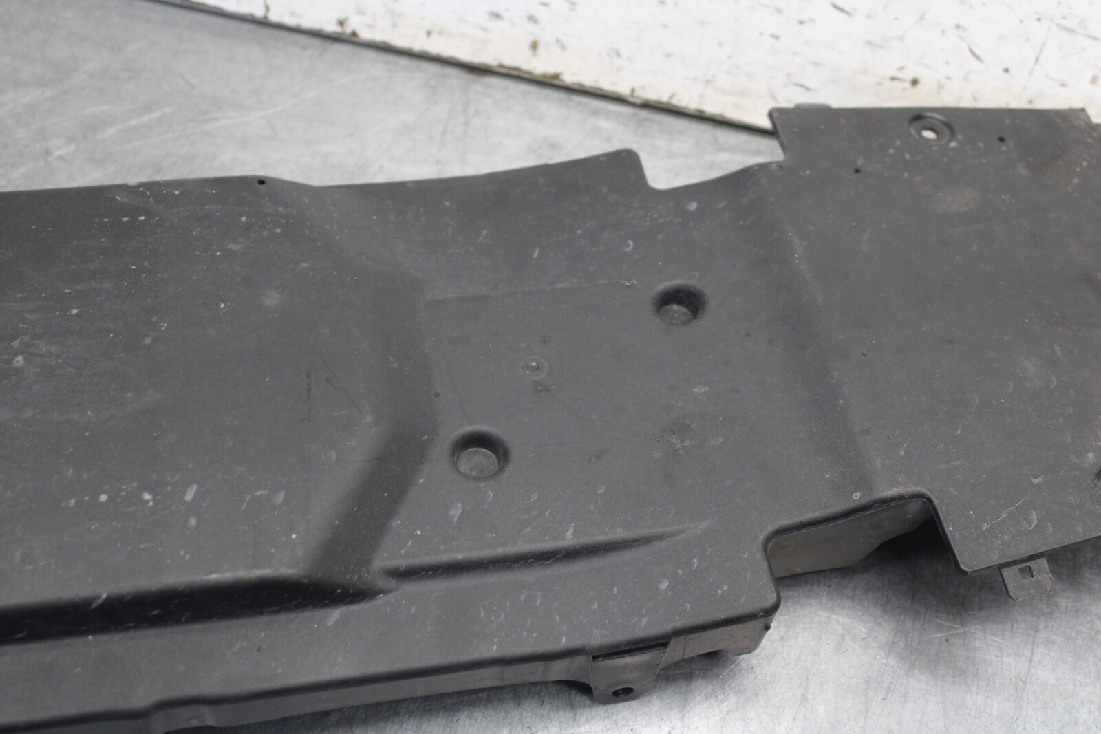 09-12 KAWASAKI NINJA ZX6R REAR BACK TAIL UNDERTAIL BATTERY TRAY PLASTIC BB698