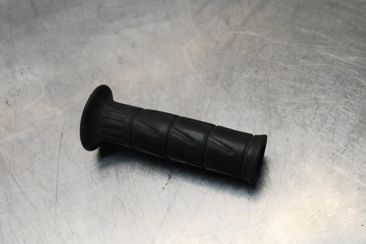 07-08 KAWASAKI NINJA ZX6R RIGHT THROTTLE GRIP BB175