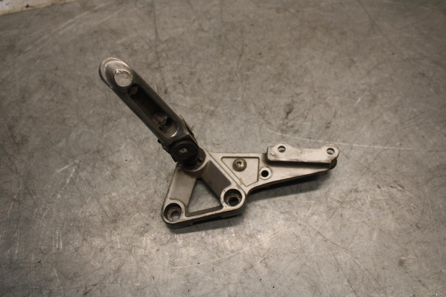 1997 Suzuki GSXR750 RIGHT REARSET REAR SET DRIVER FOOT PEG REST STOP BB527