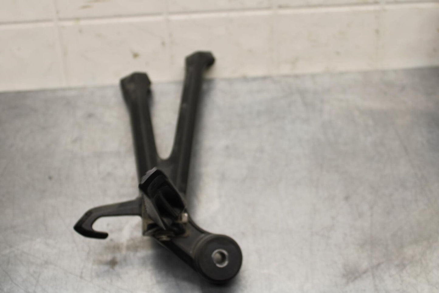 2015 Suzuki GSXR750 RIGHT REAR BACK PASSENGER PEG BB595