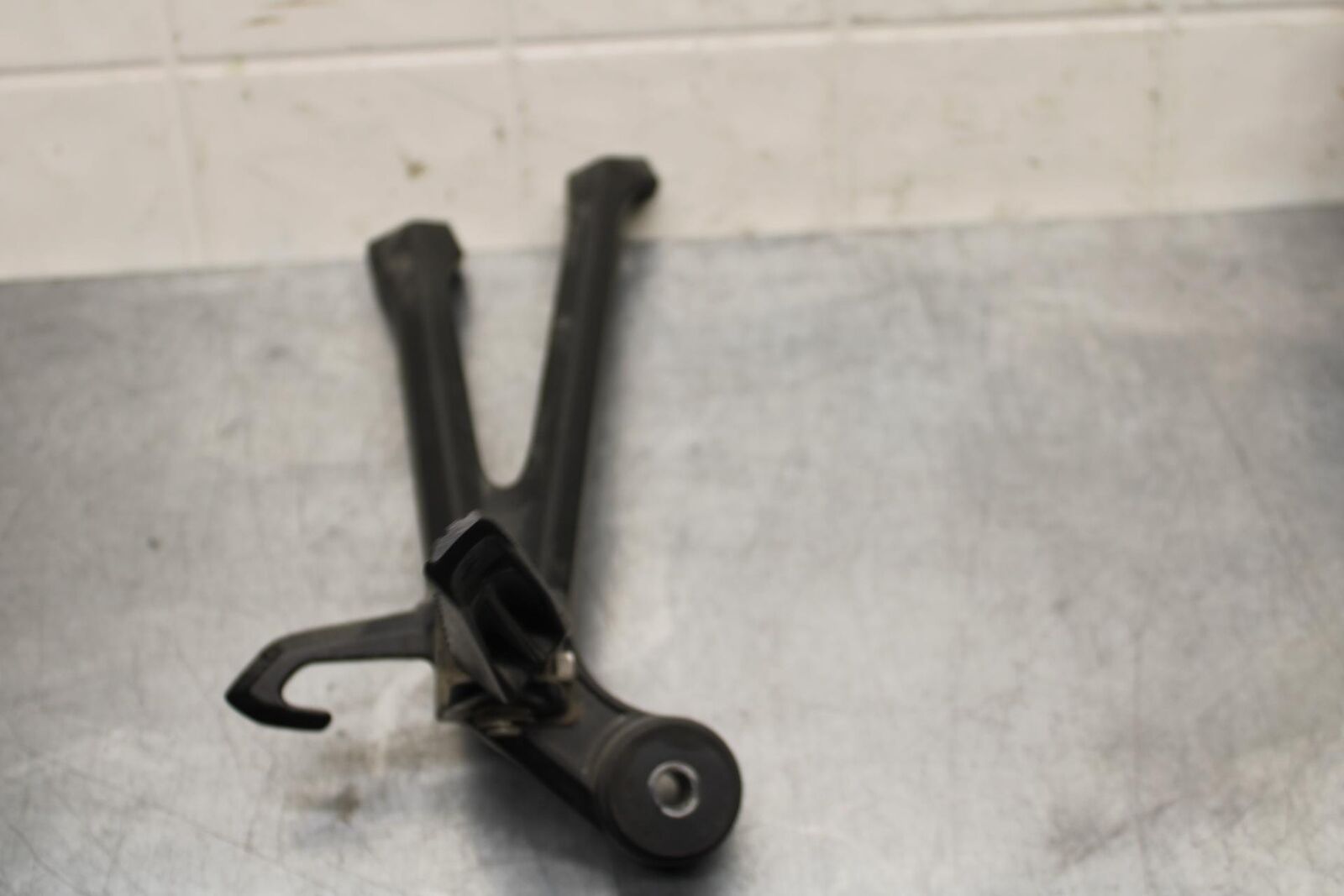 2015 Suzuki GSXR750 RIGHT REAR BACK PASSENGER PEG BB595