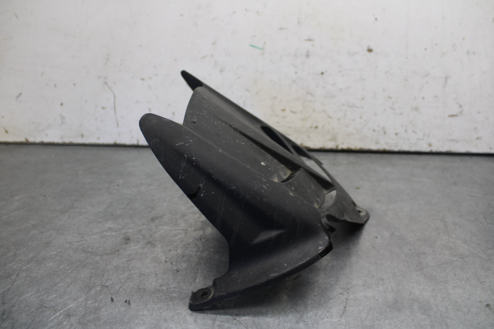 09-12 KAWASAKI NINJA ZX6R REAR BACK WHEEL TIRE HUGGER FENDER 35023-0171 BB698