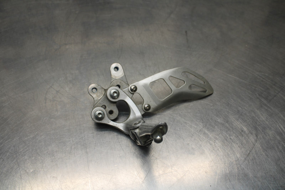 08-10 SUZUKI GSXR 600 LEFT REARSET REAR SET DRIVER FOOT PEG REST STOP BB810