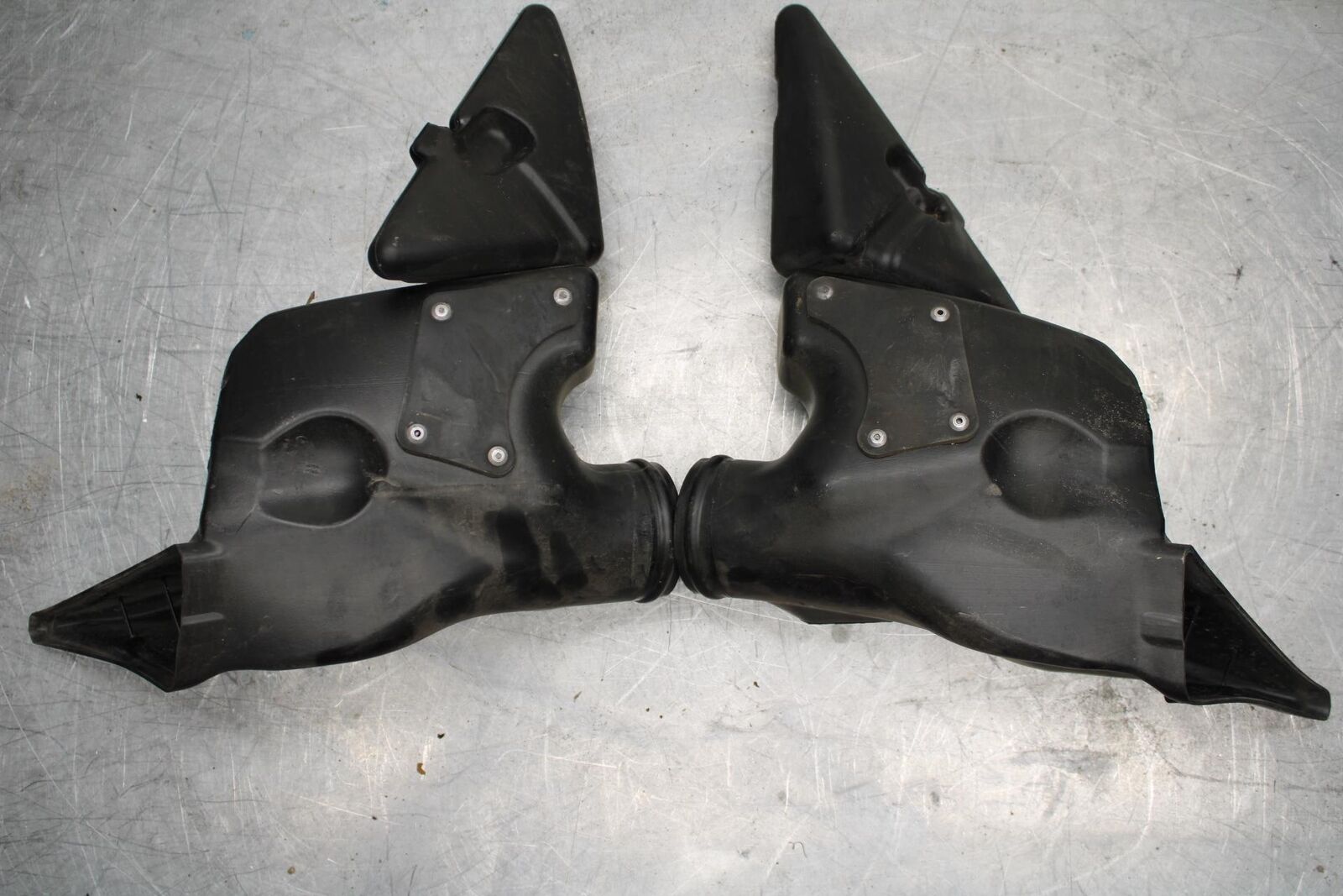 05-06 HONDA CBR600RR RIGHT LEFT AIR INTAKE DUCTS BB444