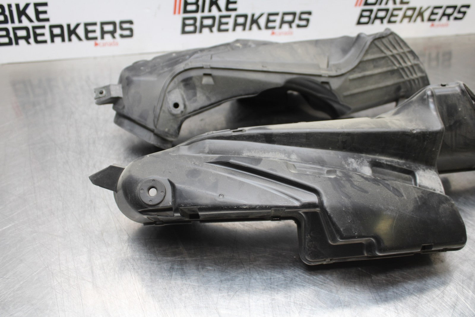 06-07 SUZUKI GSXR 600 RIGHT LEFT AIR INTAKE DUCTS BB178