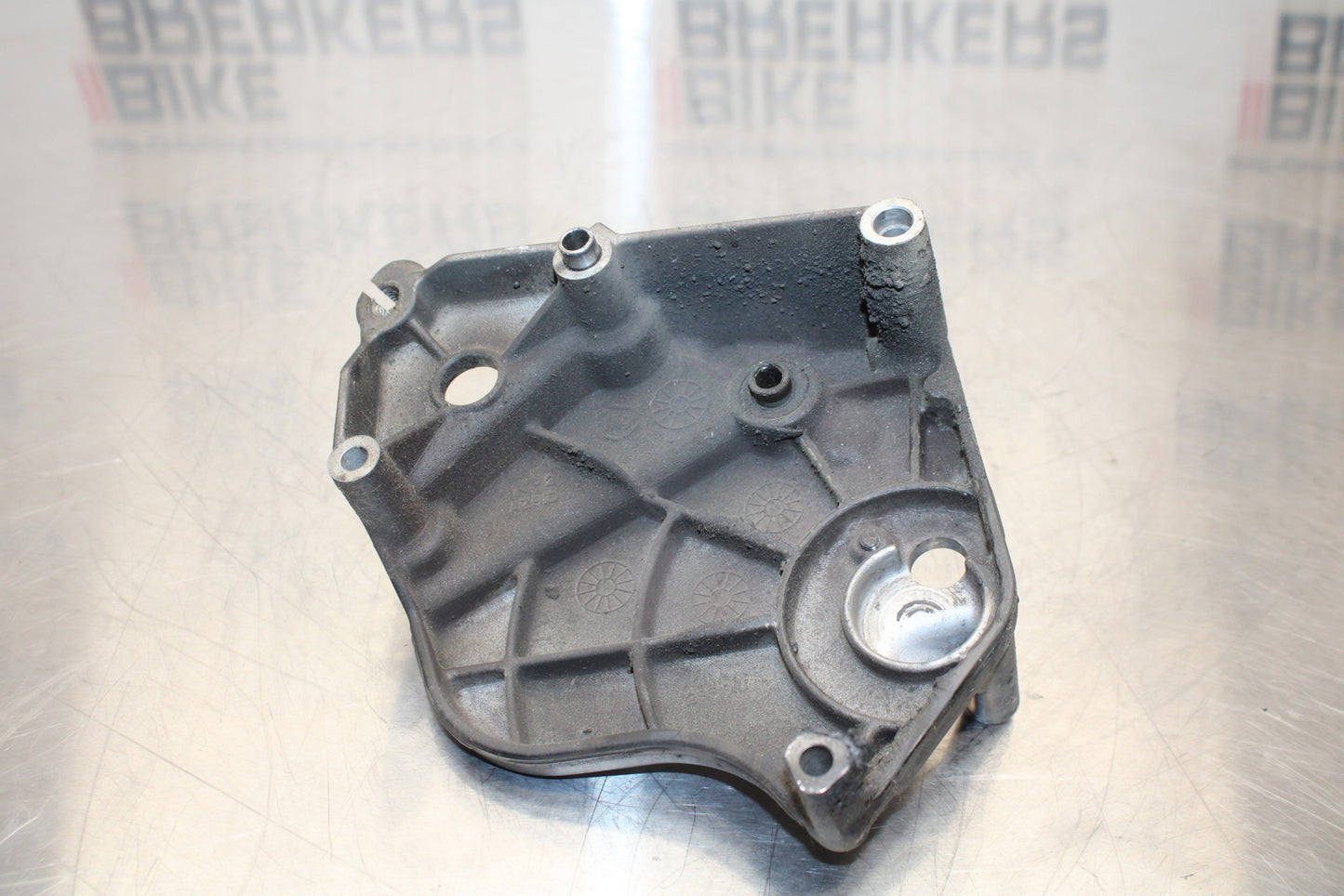 11 SUZUKI GSXR1000 ENGINE SPROCKET COVER BB142
