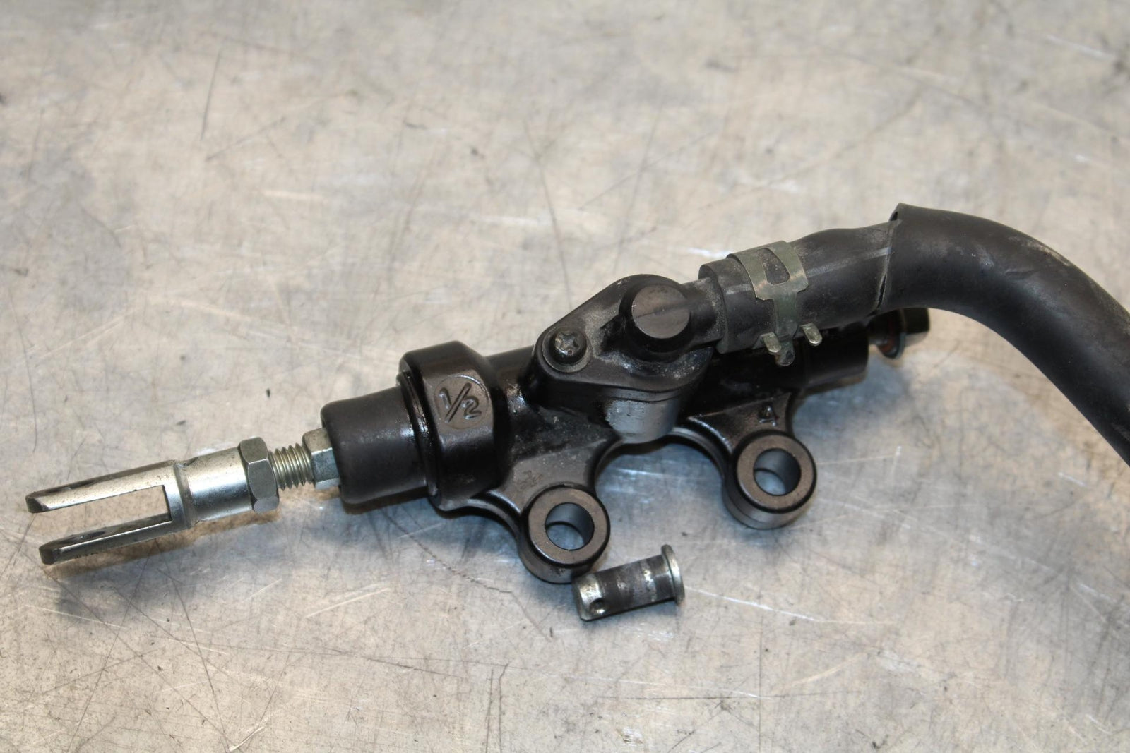2003 Yamaha Vmax 1200 VMX1200 REAR BRAKE MASTER CYLINDER W RESERVOIR BB563