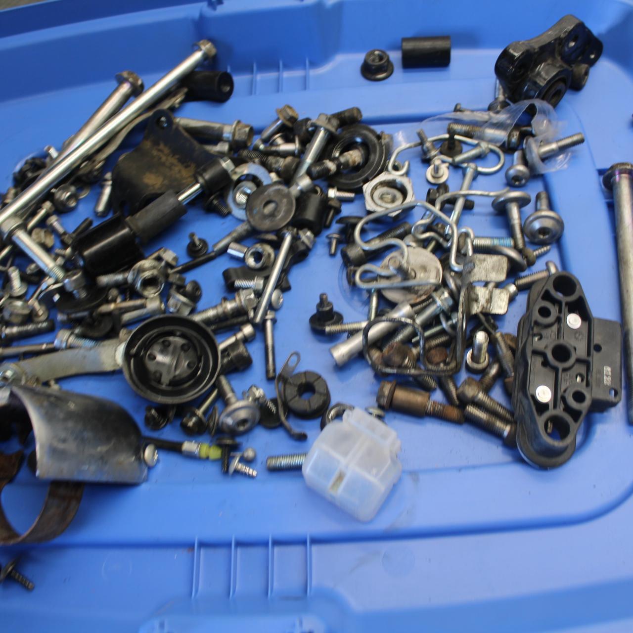 2016 Suzuki Bandit GSF1250SA ABS LEFTOVER MOUNTING BOLTS HARDWARE MOTOR BB509