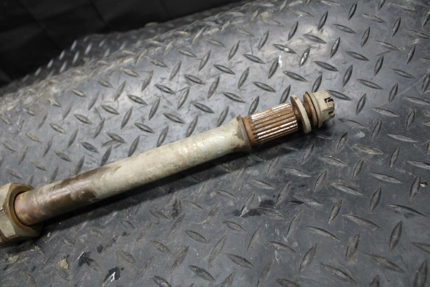 2004 Yamaha Banshee 350 YFZ350 REAR AXLE BACK WHEEL PIVOT BOLT AXEL SHAFT BB232