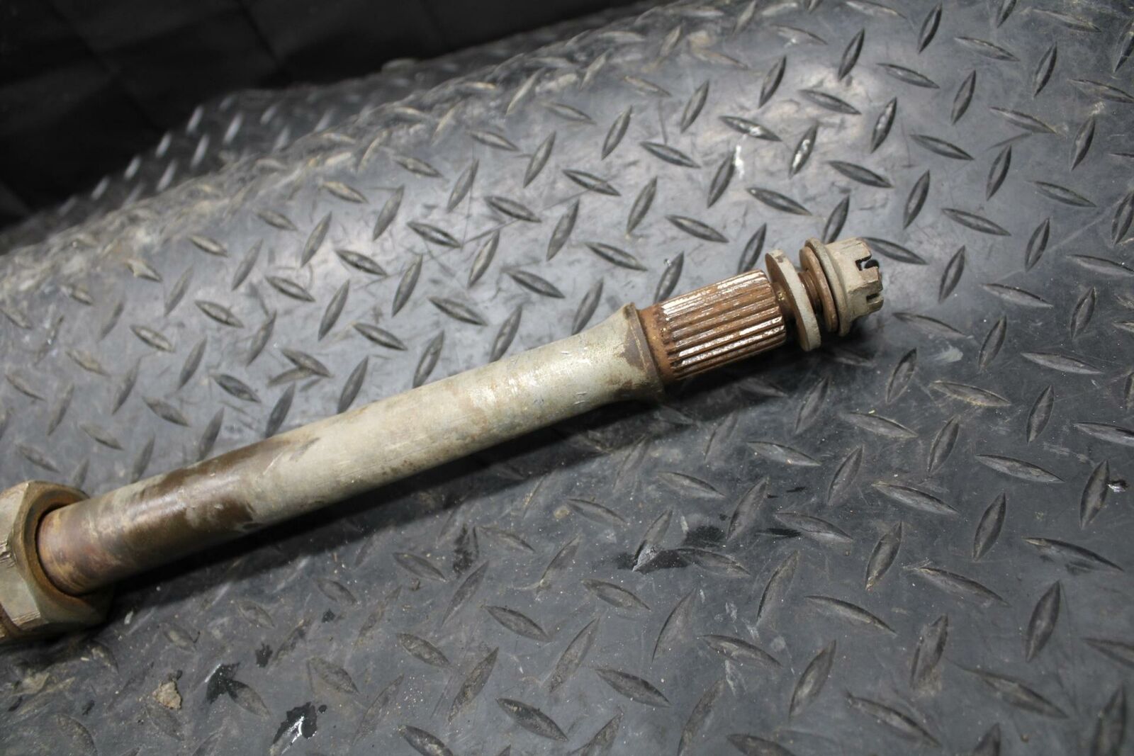 2004 Yamaha Banshee 350 YFZ350 REAR AXLE BACK WHEEL PIVOT BOLT AXEL SHAFT BB232