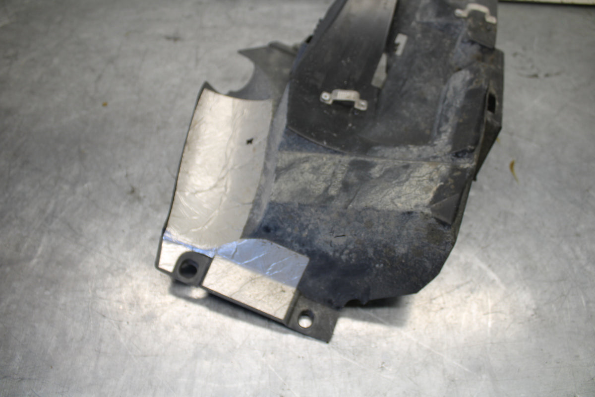 07-09 YAMAHA FZ6 REAR BACK TAIL UNDERTAIL BATTERY TRAY PLASTIC BB713