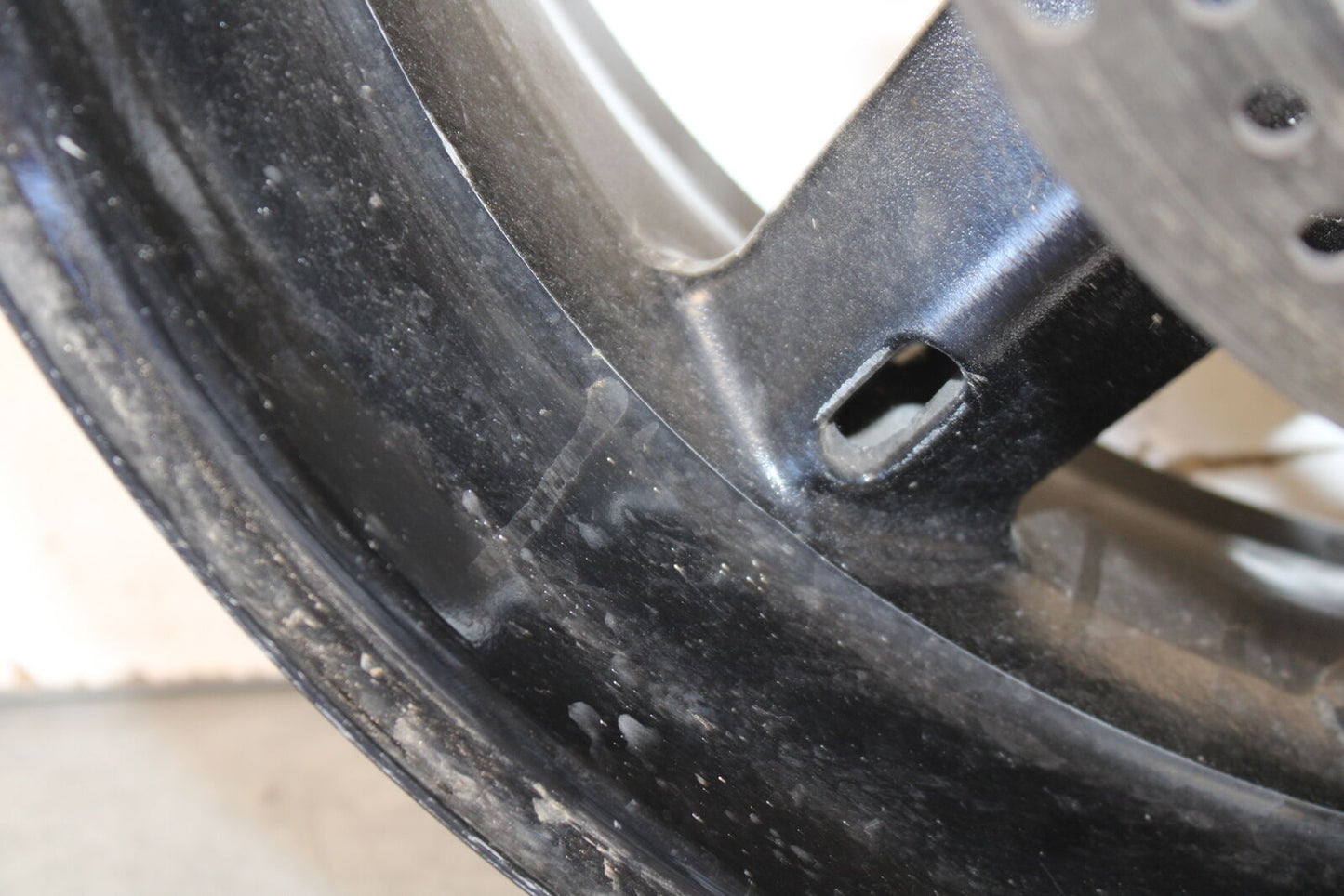 05-06 SUZUKI GSXR1000 REAR WHEEL BACK RIM BB677