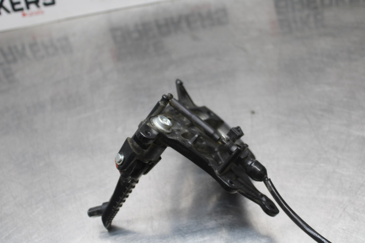 24-25 SUZUKI GSXR1000 RIGHT REARSET REAR SET DRIVER FOOT PEG REST STOP BB767