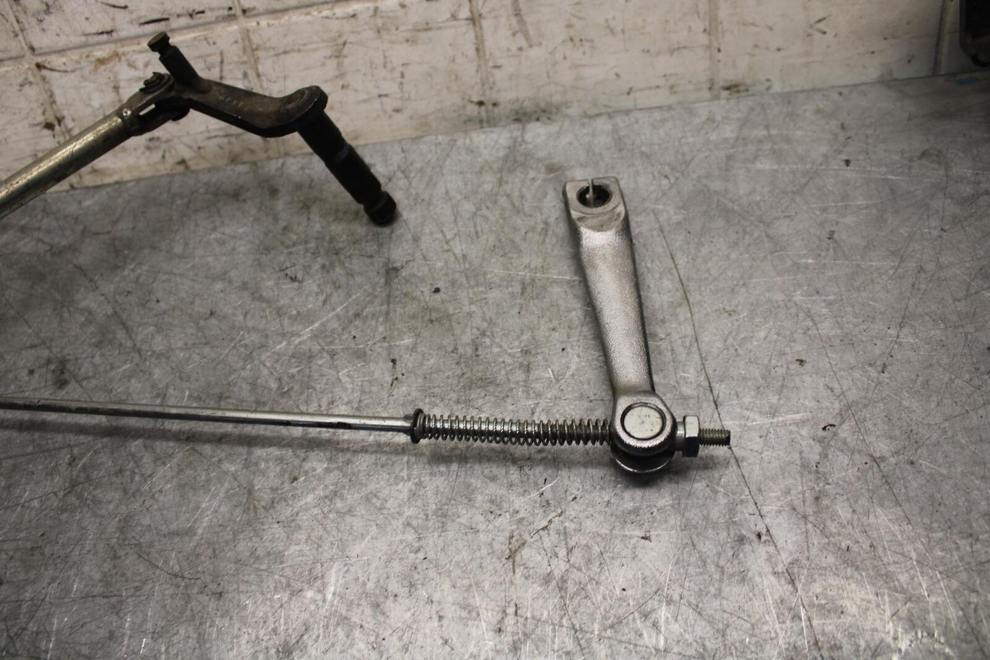 2007 Suzuki Boulevard M50B REAR BACK BRAKE TORQUE ROD SHAFT BAR BB537