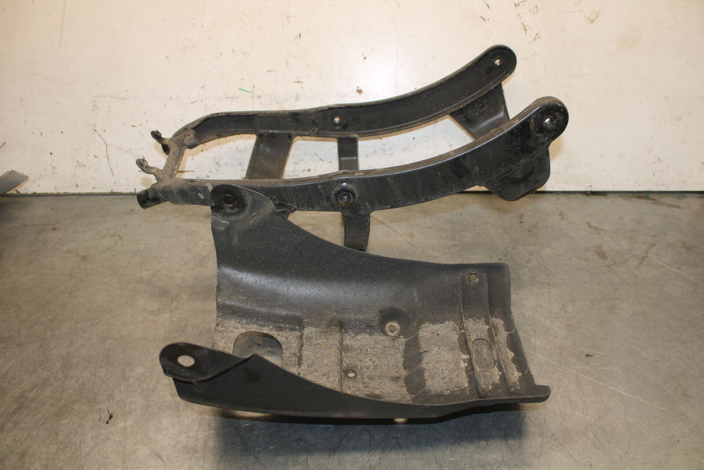 05-06 YAMAHA ROAD STAR XV1700A REAR BACK FENDER SUPPORT FRAME SUBFRAME BB703