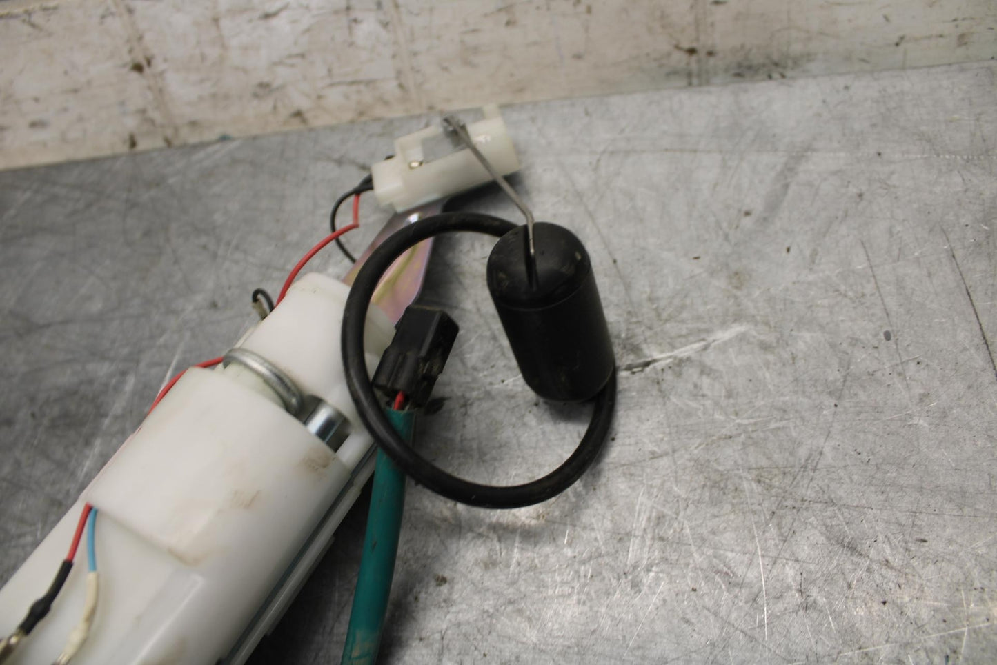 19-20 KAWASAKI NINJA ZX6R FUEL PUMP GAS PETROL SENDER UNIT 49040-0779 BB528