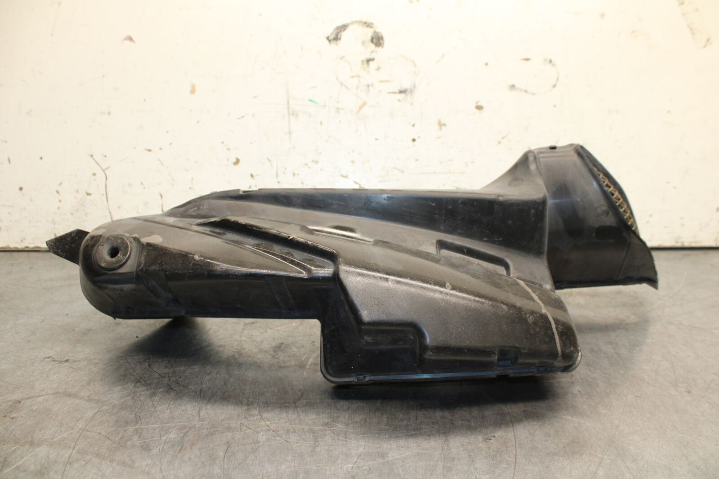 06-07 SUZUKI GSXR 600 RIGHT RAM AIR INTAKE DUCT TUBE BB737