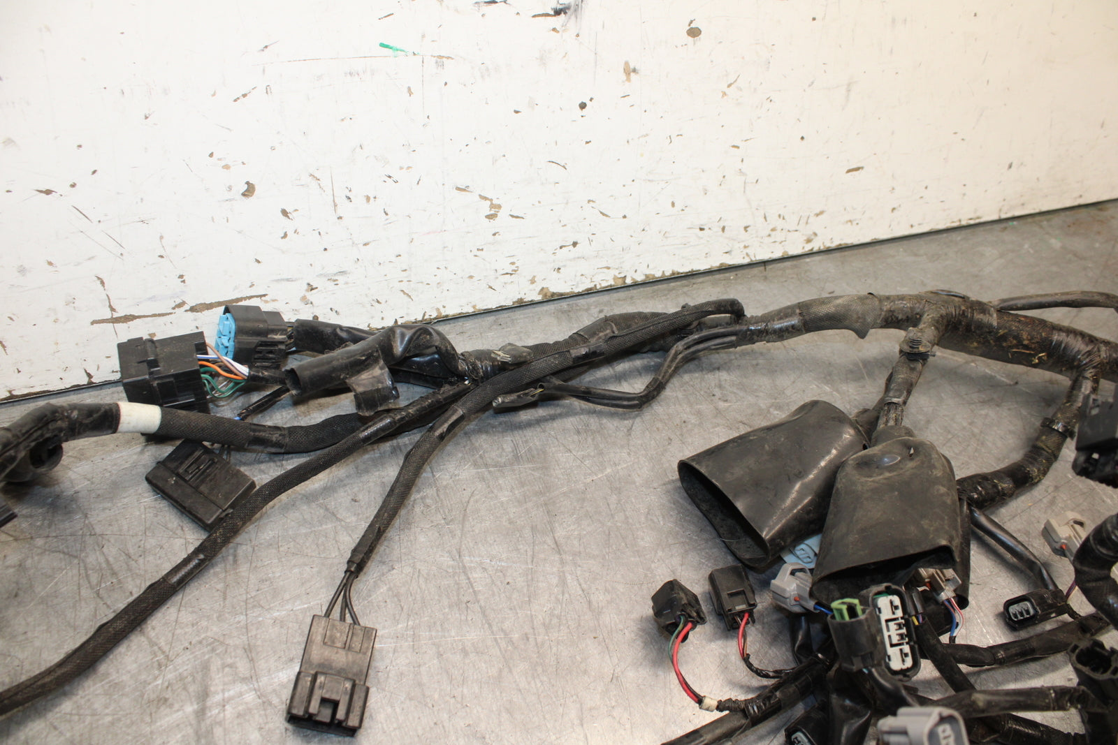 24-25 KAWASAKI NINJA ZX6R MAIN ENGINE WIRING HARNESS WIRE LOOM BB726