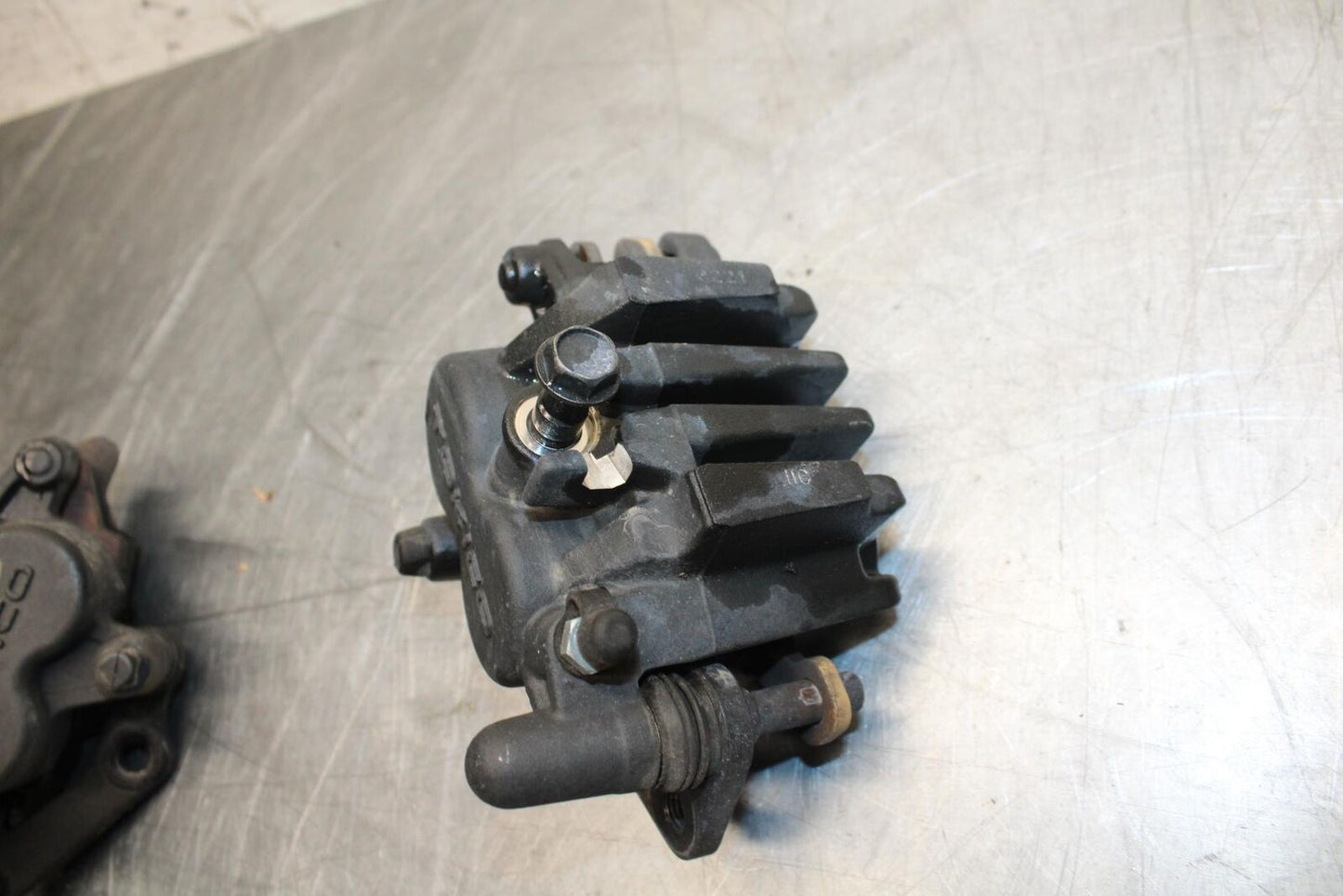 11-14 KAWASAKI VERSYS 650 LE 650C RIGHT LEFT FRONT BRAKE CALIPER SET PAIR BB498