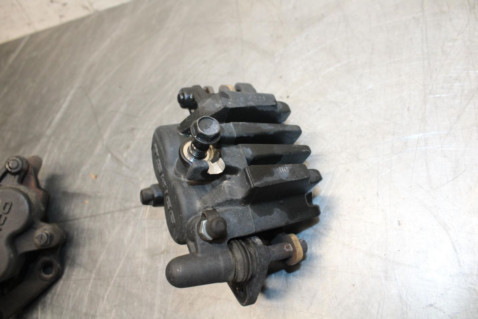 11-14 KAWASAKI VERSYS 650 LE 650C RIGHT LEFT FRONT BRAKE CALIPER SET PAIR BB498