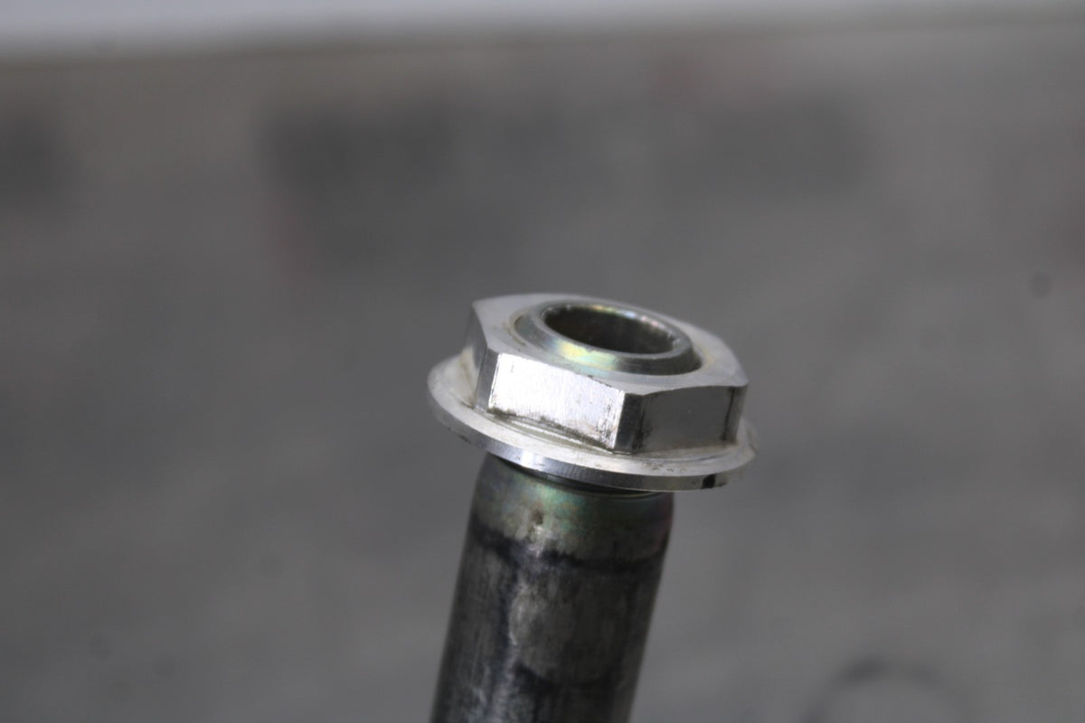 17 YAMAHA YZF R6 FRONT WHEEL RIM AXLE PIVOT BOLT BB922