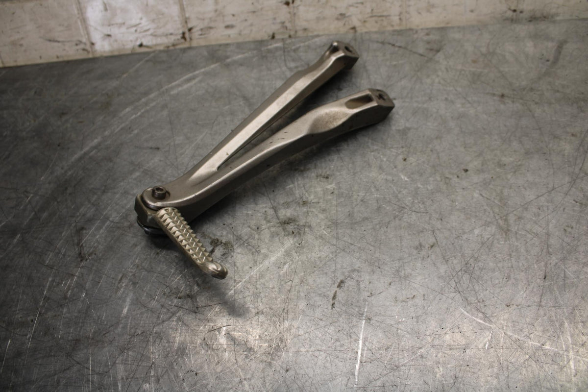2007 Yamaha YZF R1 LEFT REAR PASSENGER PEG 5JJ-27431-10-00 5VY-2741L-00-00 BB523