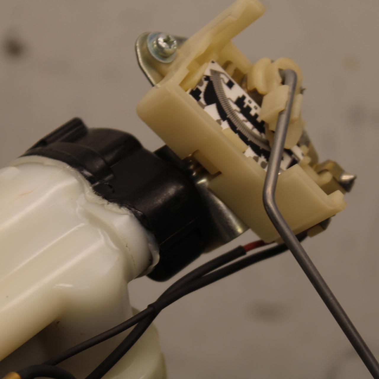 06-07 SUZUKI GSXR 600 750 FUEL PUMP GAS PETROL SENDER UNIT BB648