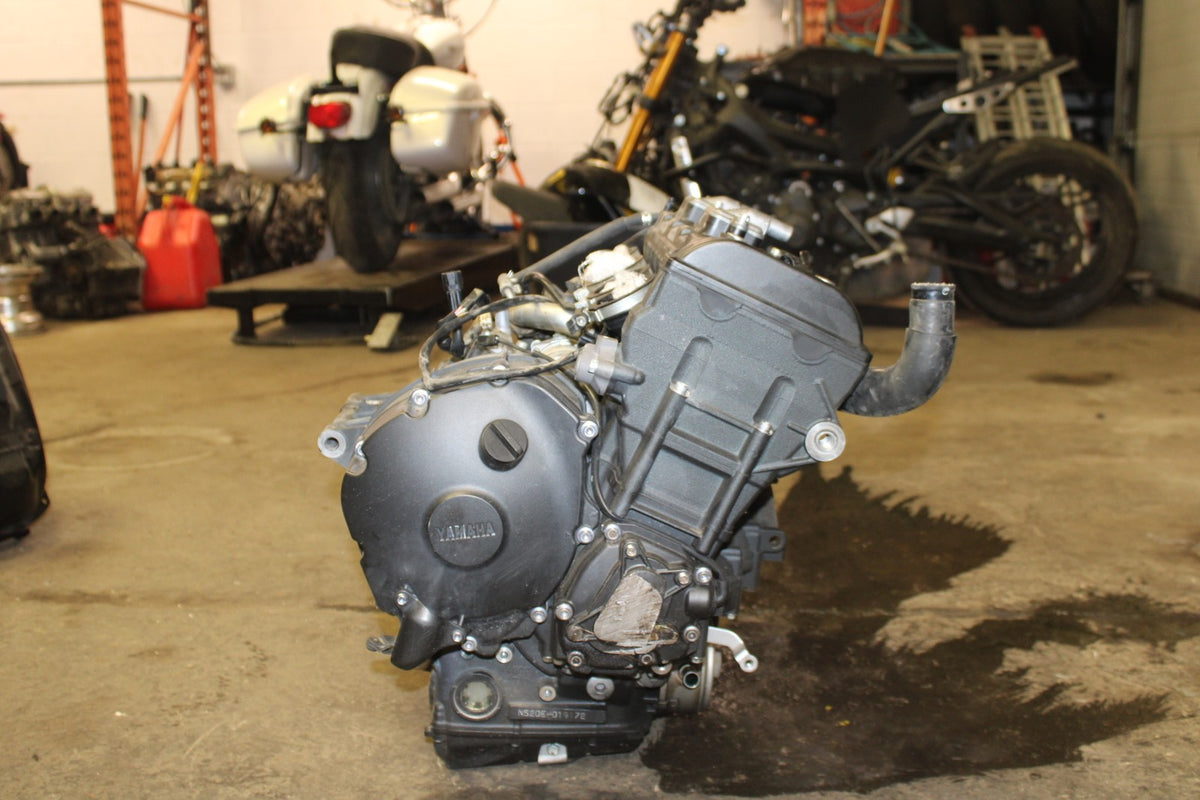 13 YAMAHA YZF R1 ENGINE MOTOR BB781