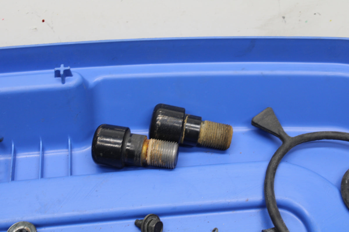 03-05 YAMAHA YZF R6 MOUNTING BOLTS HARDWARE MOTOR SCREWS BB751