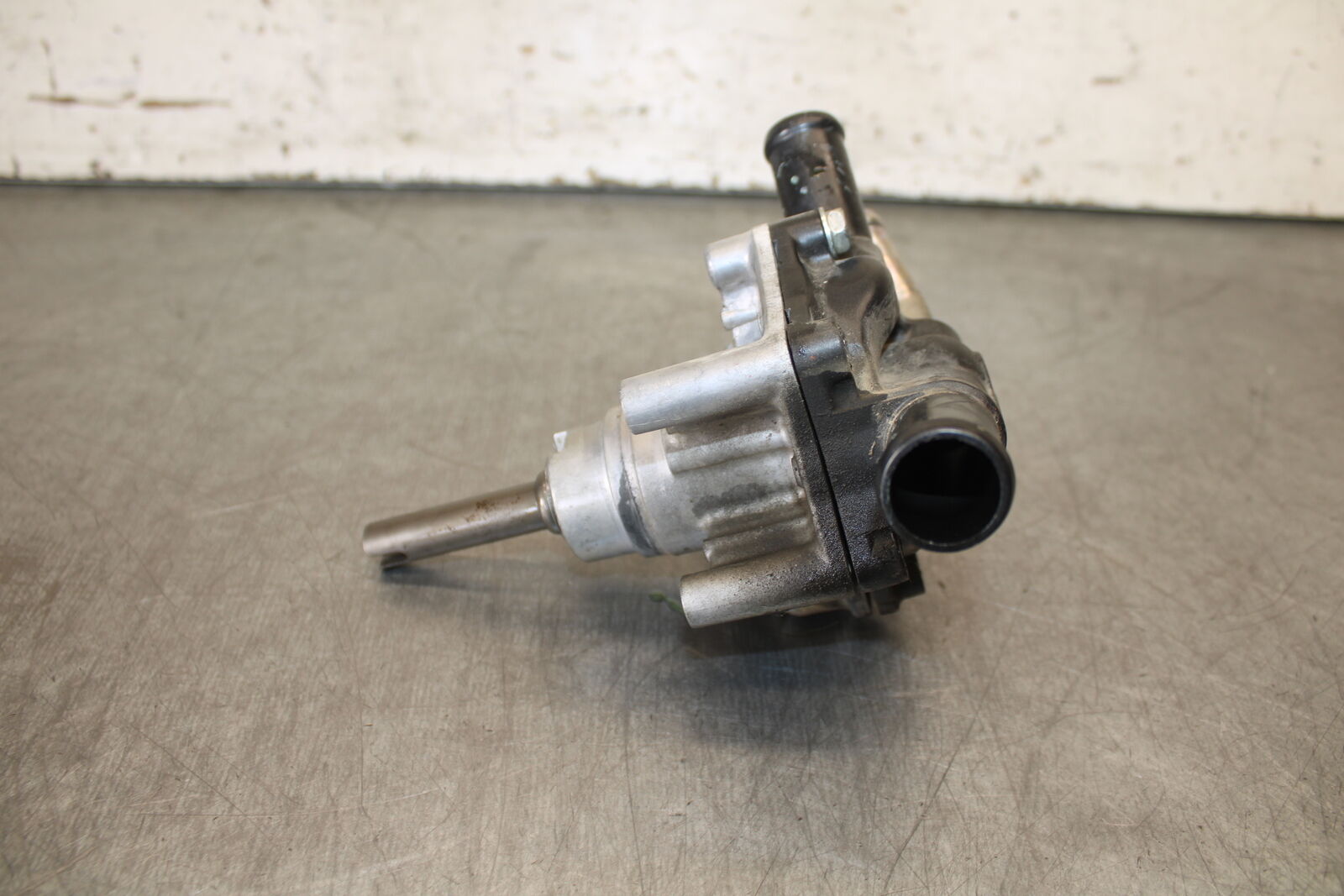 13-15 HONDA CBR500R ENGINE WATER COOLANT PUMP  19200-MGZ-305 BB704