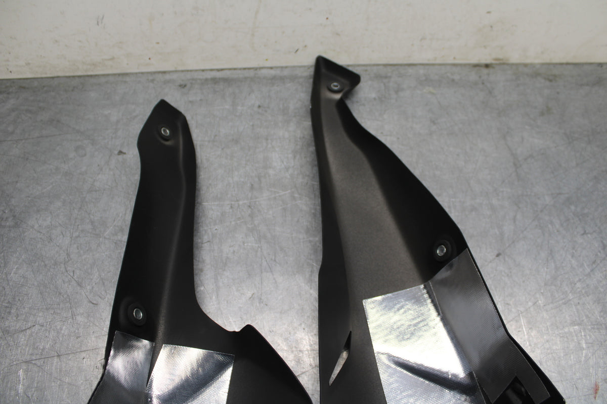 12-25 KAWASAKI NINJA ZX14R REAR MUFFLER EXHAUST PIPE COVER HEAT SHIELD BB757
