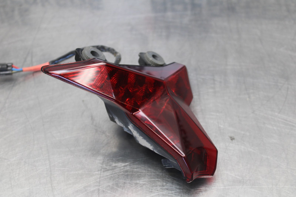24 KAWASAKI NINJA ZX6R ZX636 ABS 40TH ANNIVERSARY REAR TAIL TAILLIGHT BB911
