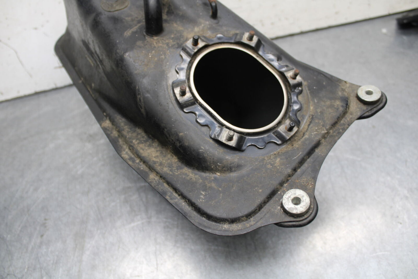 04-12 HONDA ST1300A GAS TANK FUEL PETROL RESERVOIR BB669