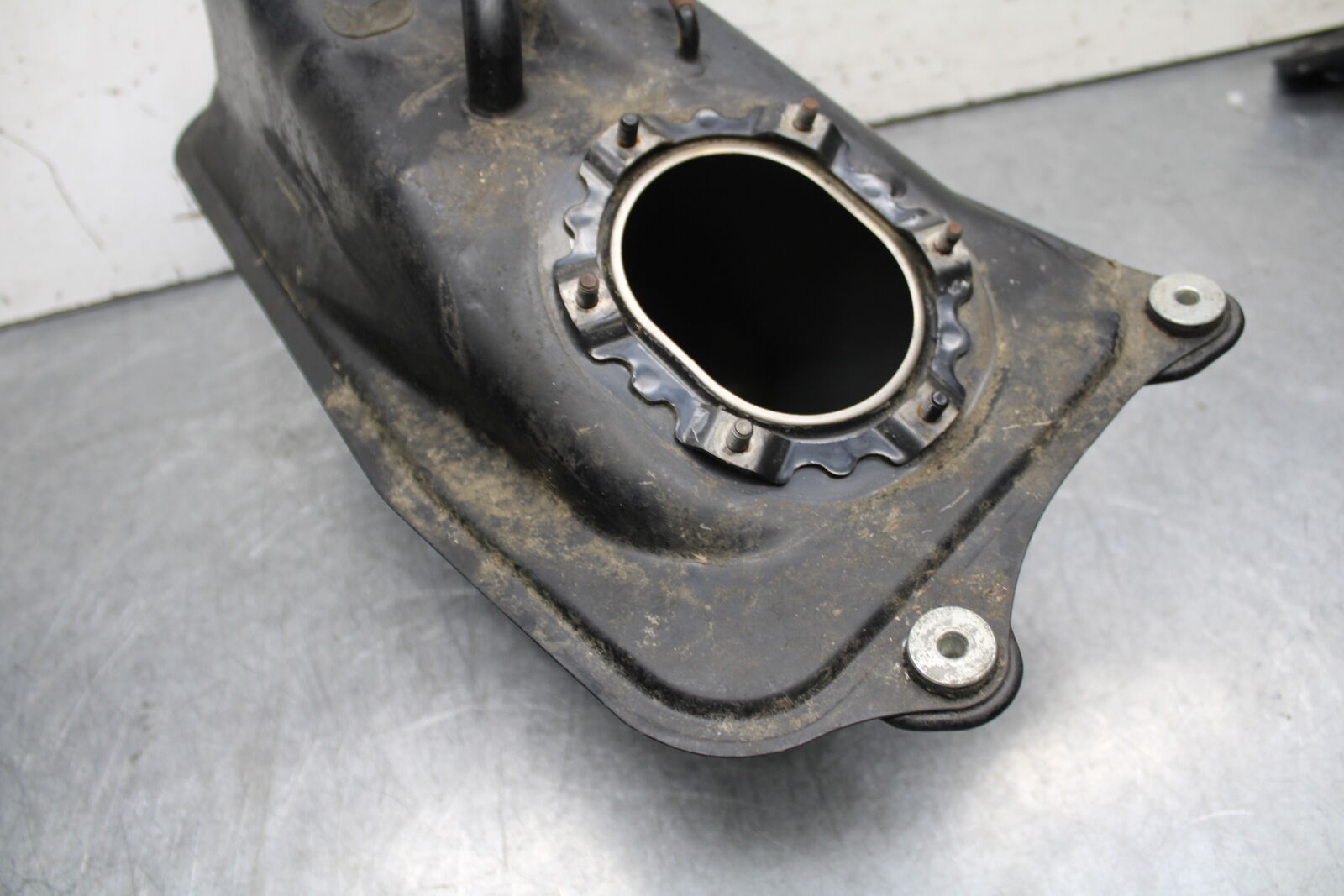 04-12 HONDA ST1300A GAS TANK FUEL PETROL RESERVOIR BB669