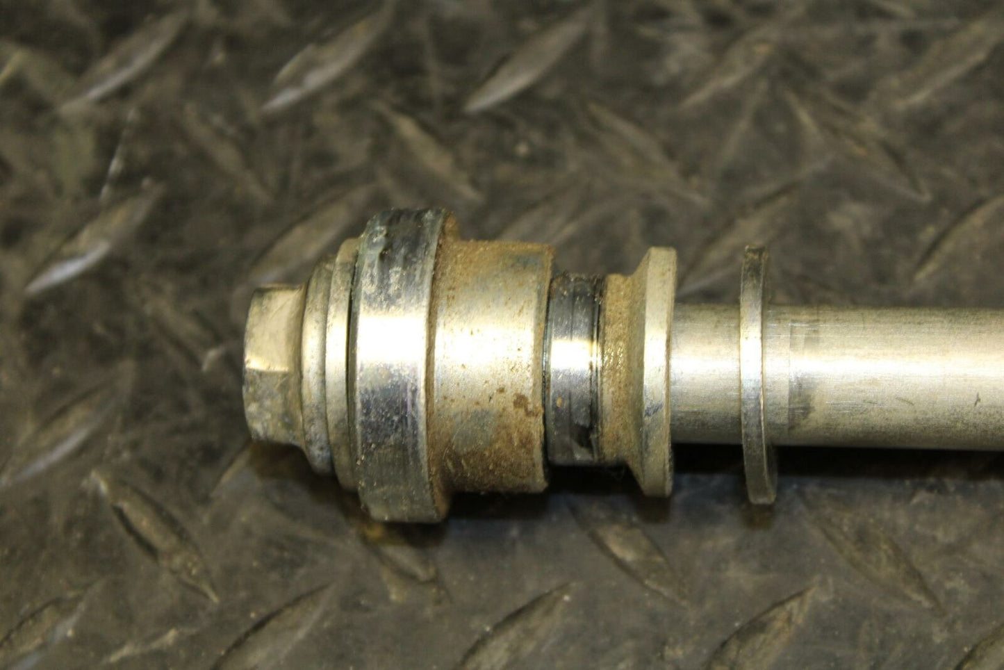 19 YAMAHA YZF R3 REAR AXLE BACK WHEEL RIM PIVOT BOLT AXEL BB177