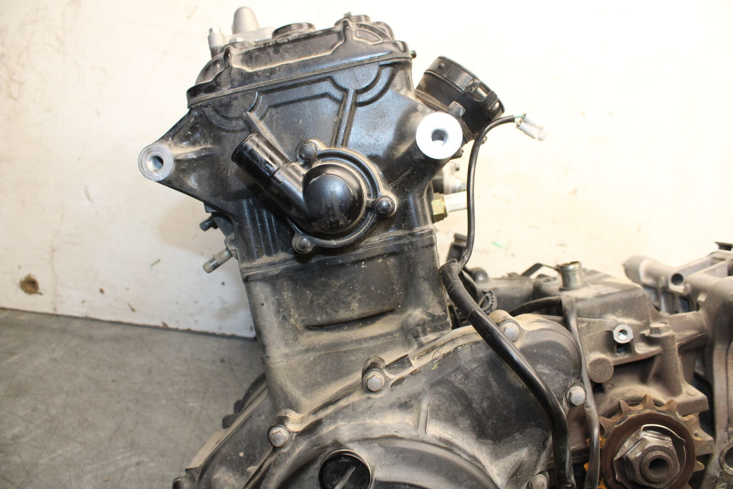 19-22 KAWASAKI Z400 ENGINE MOTOR BB708
