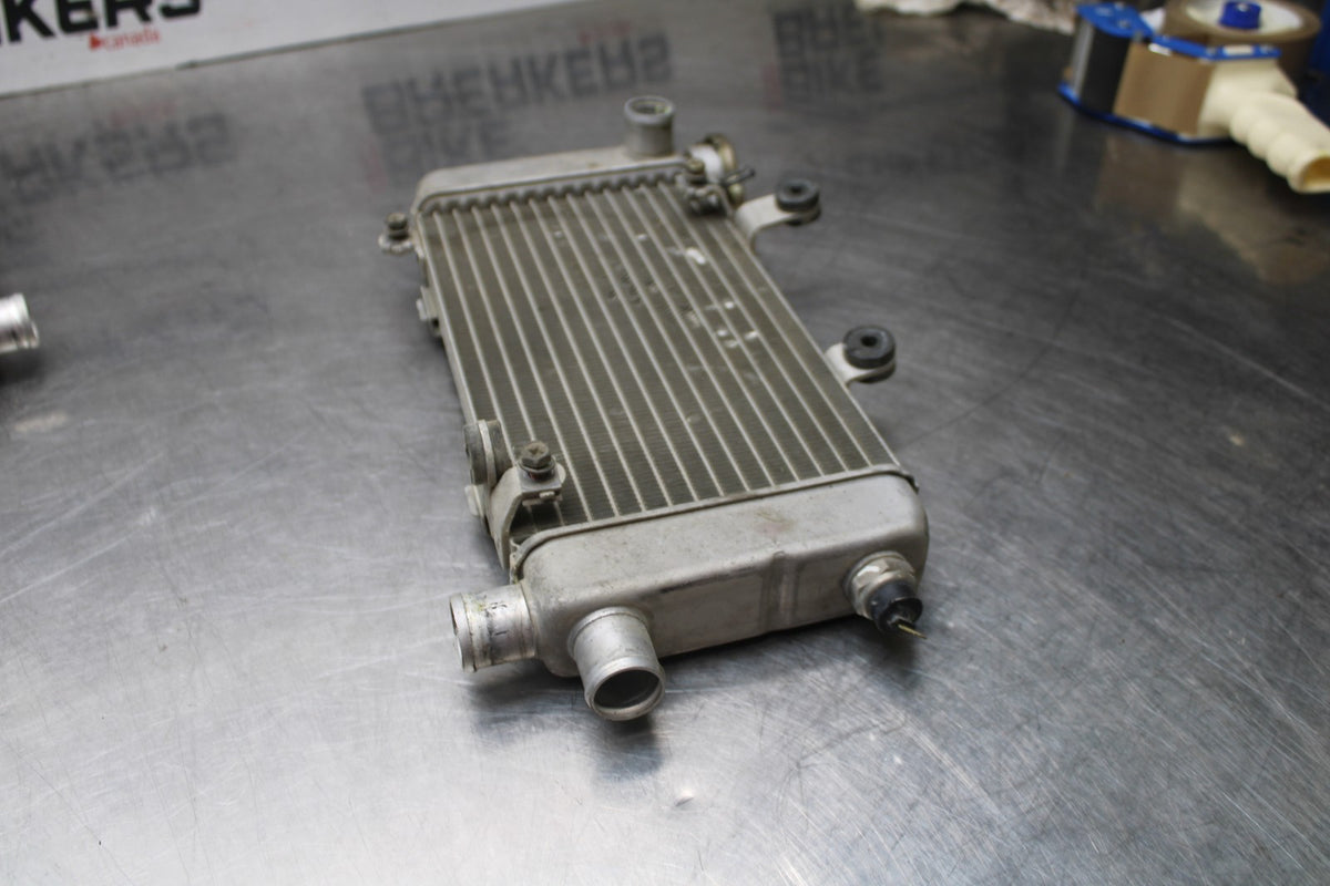 98-05 HONDA SUPER HAWK 1000 VTR1000F ENGINE RADIATOR MOTOR COOLER COOLING BB821